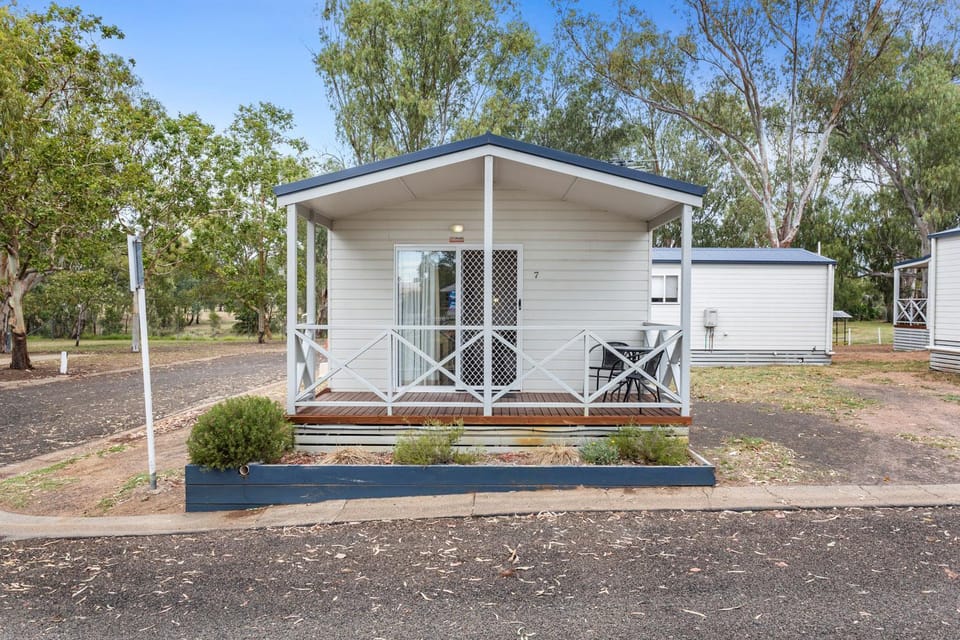 Narrabri Big Sky Caravan Park Campground/ 
RV Resort in Narrabri