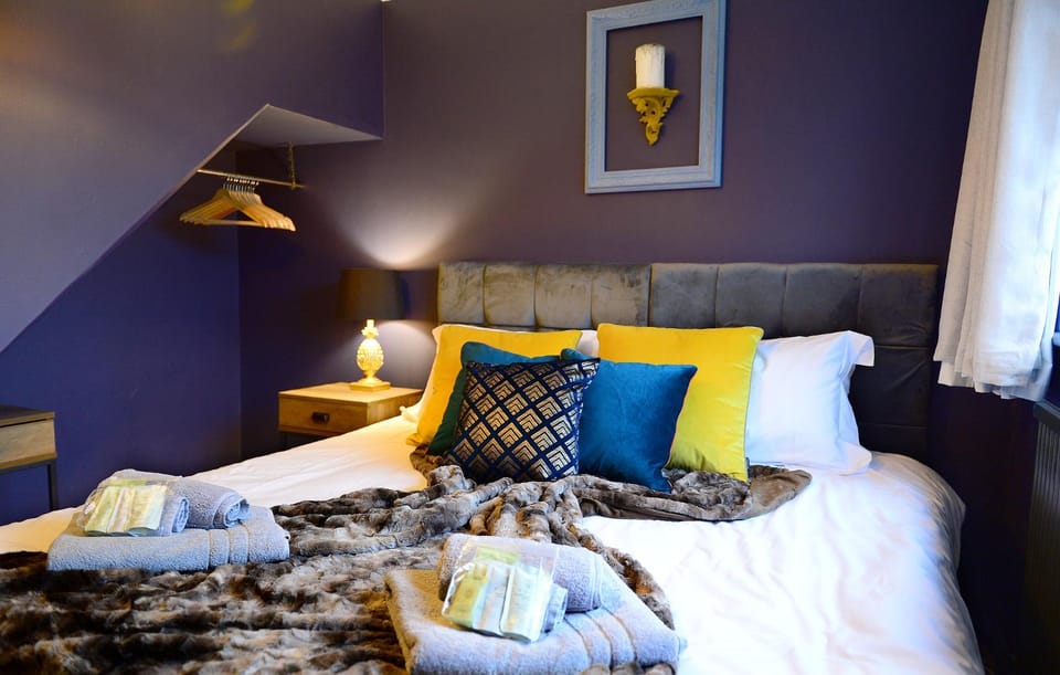 Bed, Bedroom
