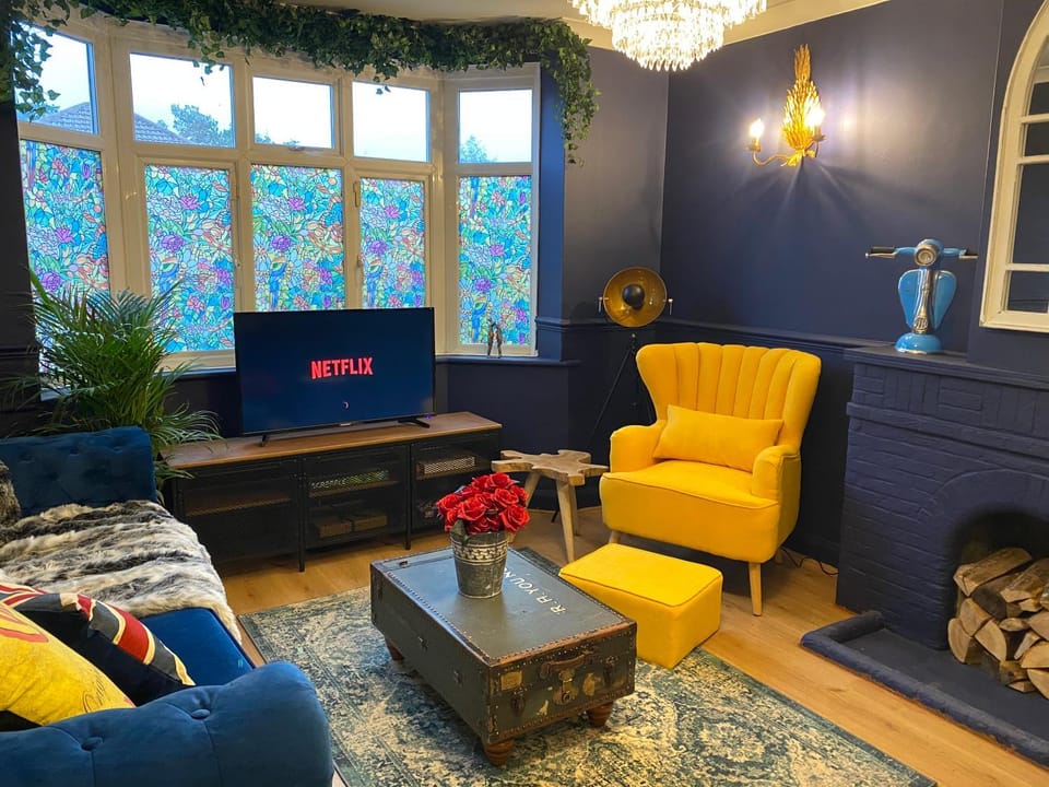 TV and multimedia, Living room, Seating area