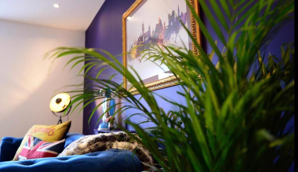 Living room, Decorative detail, Seating area