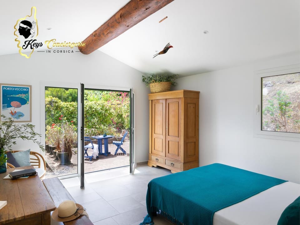 Bed, Photo of the whole room, Bedroom, Pool view