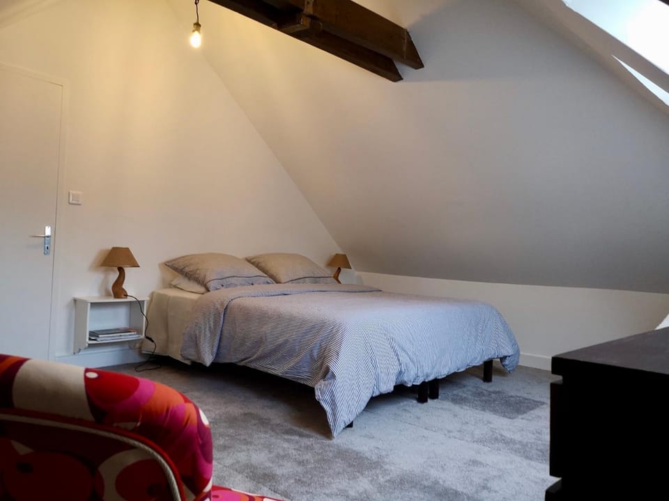 Bed, Bedroom