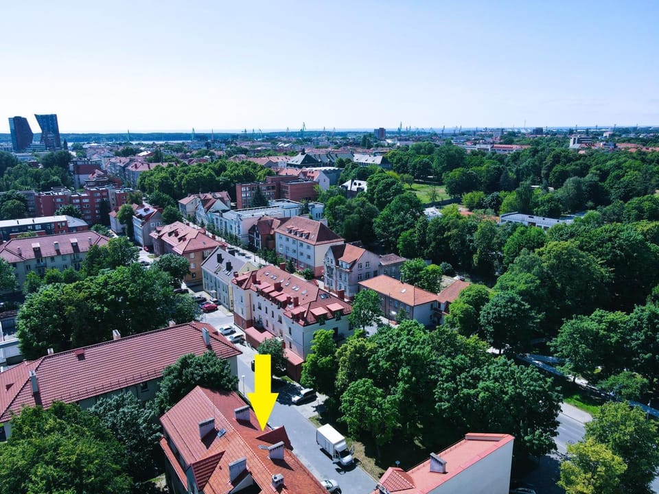 Property building, Nearby landmark, Facade/entrance, Bird's eye view