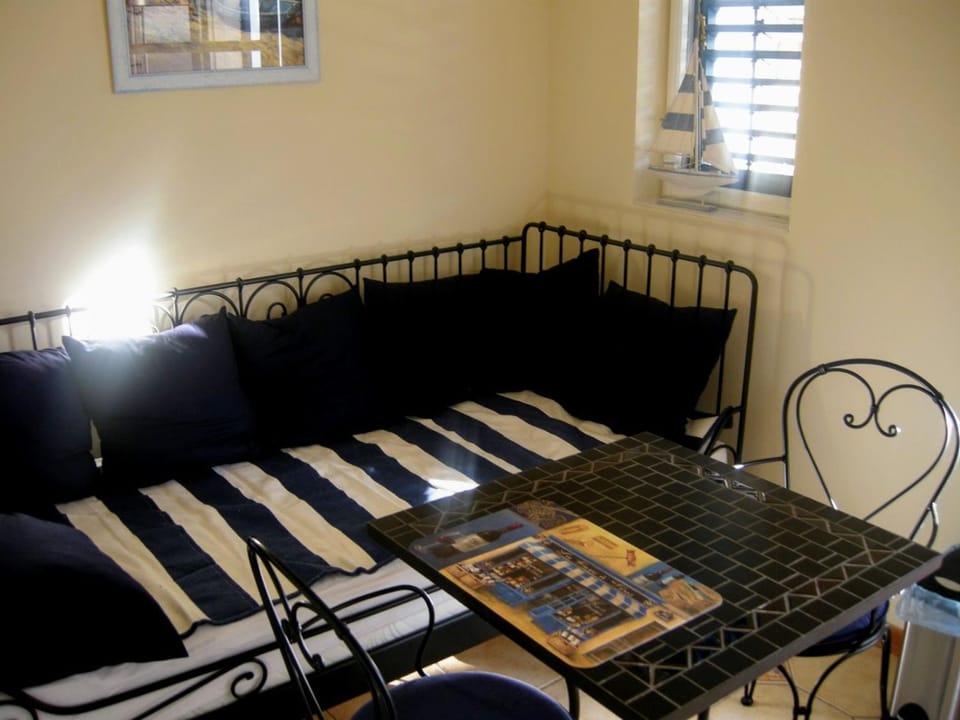 cot