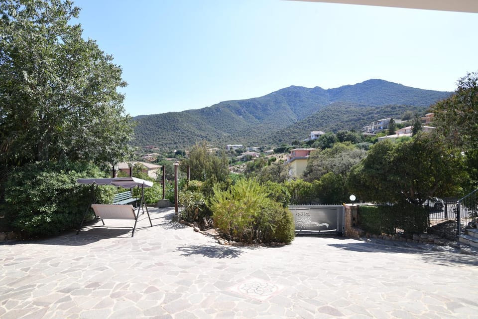 View (from property/room), Mountain view, Inner courtyard view