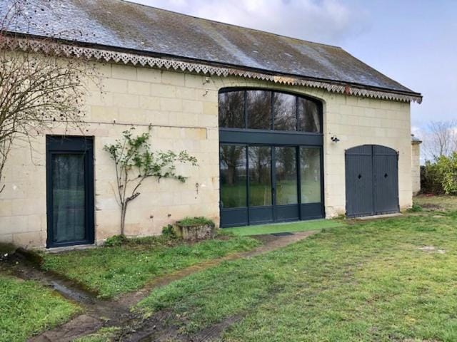 Facade/entrance, Garden