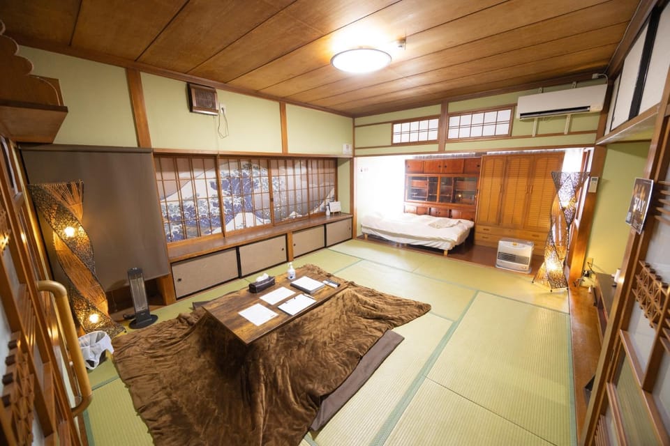 Bed, Living room
