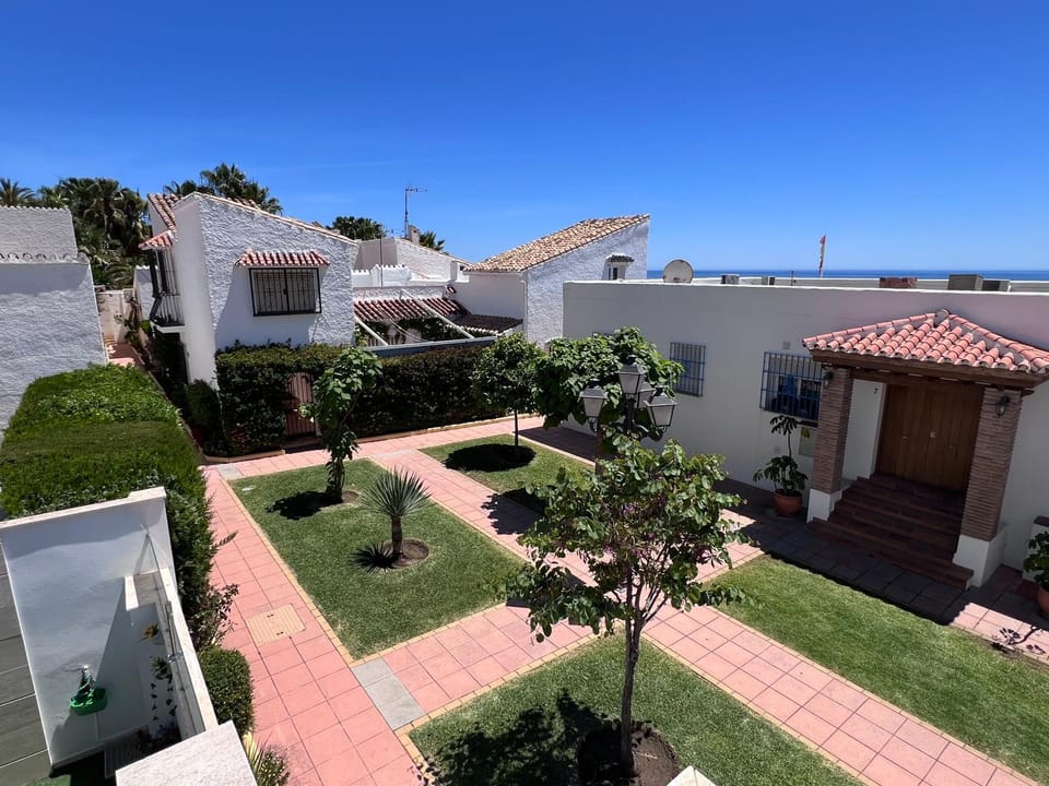 Pirata Bungalow sea front House in Costa del Sol