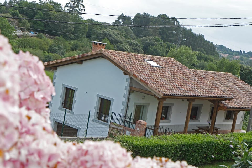 Los fresnos de ribadesella House in Asturias