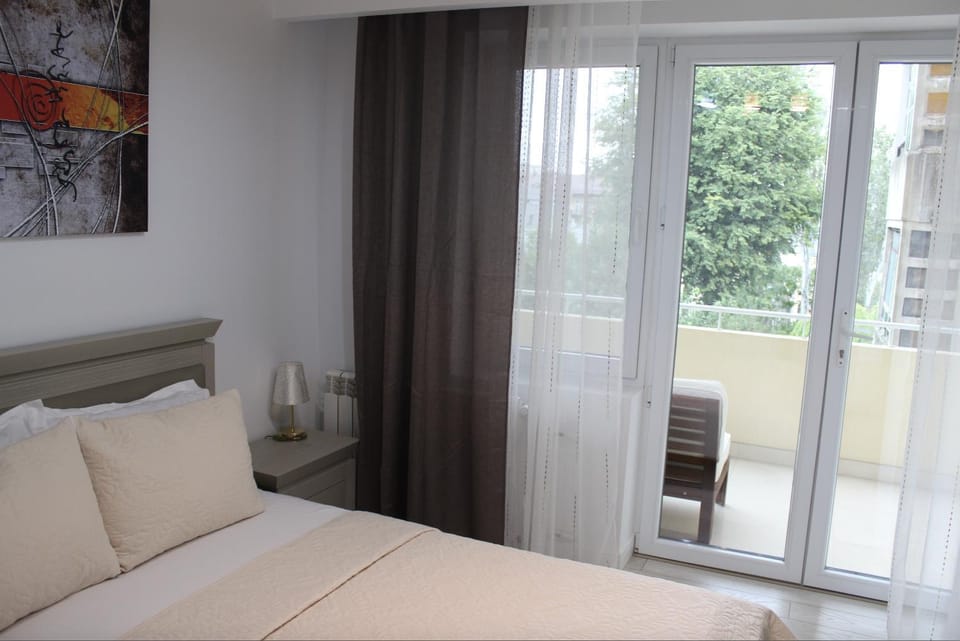 Neighbourhood, View (from property/room), Balcony/Terrace, Balcony/Terrace, Living room, Bedroom, City view, City view, Garden view, Inner courtyard view