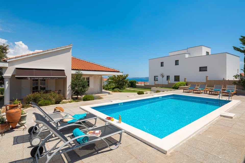 View (from property/room), City view, Garden view, Pool view, Sea view, Sea view, Swimming pool, Swimming pool, Inner courtyard view, sunbed, sunbed
