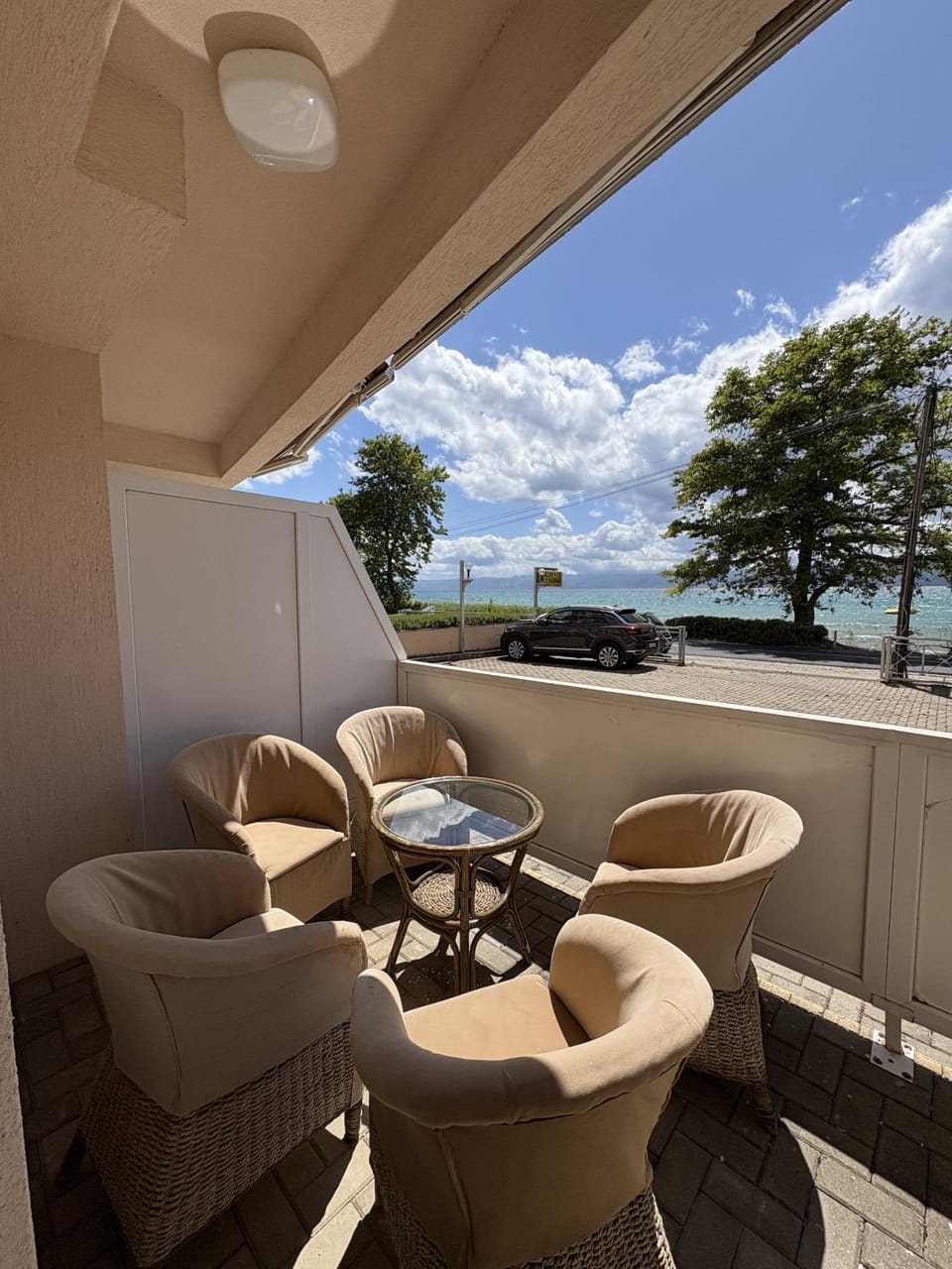 Day, View (from property/room), Balcony/Terrace, Seating area, Lake view