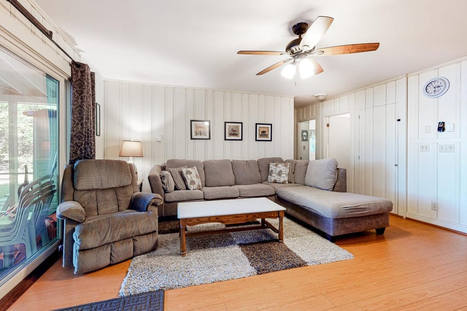 20 Island Drive House in Madison