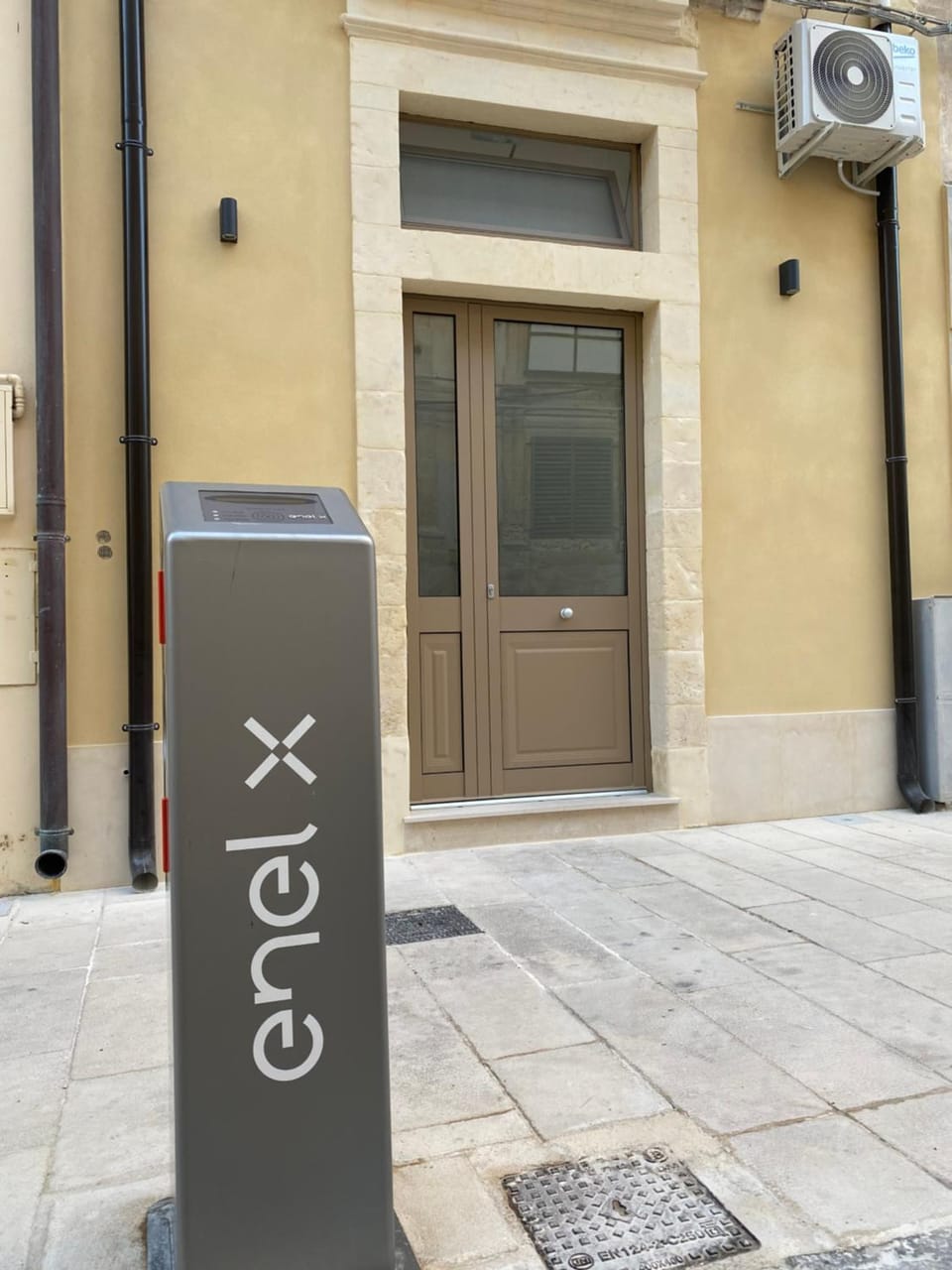 Facade/entrance, Street view