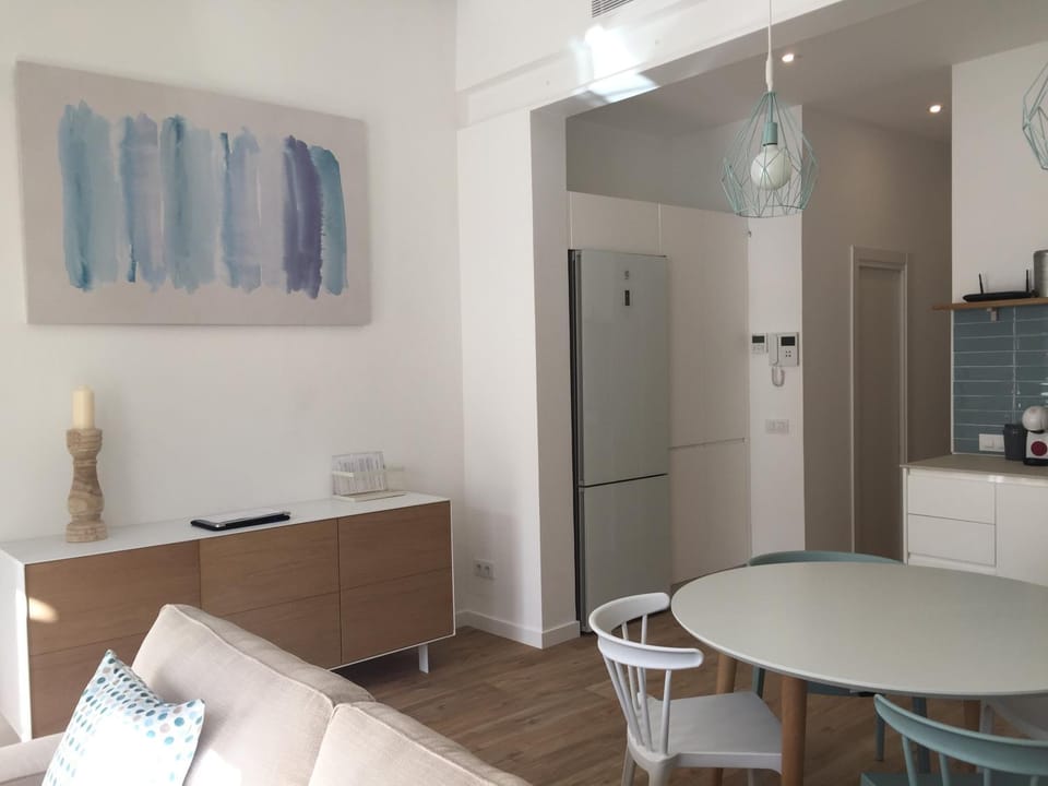 Kitchen or kitchenette, Living room, Dining area