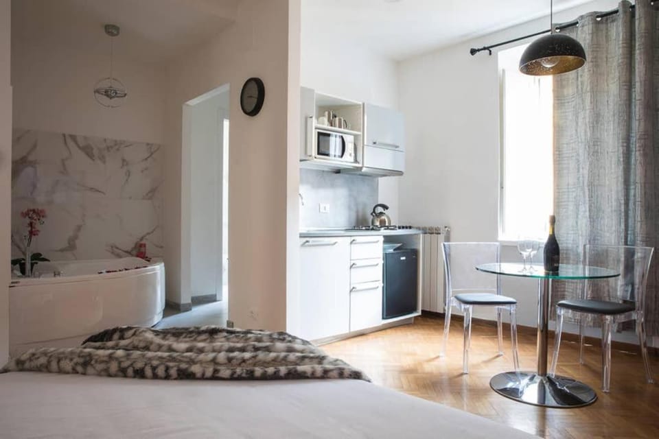 Hot Tub, Kitchen or kitchenette, Communal kitchen