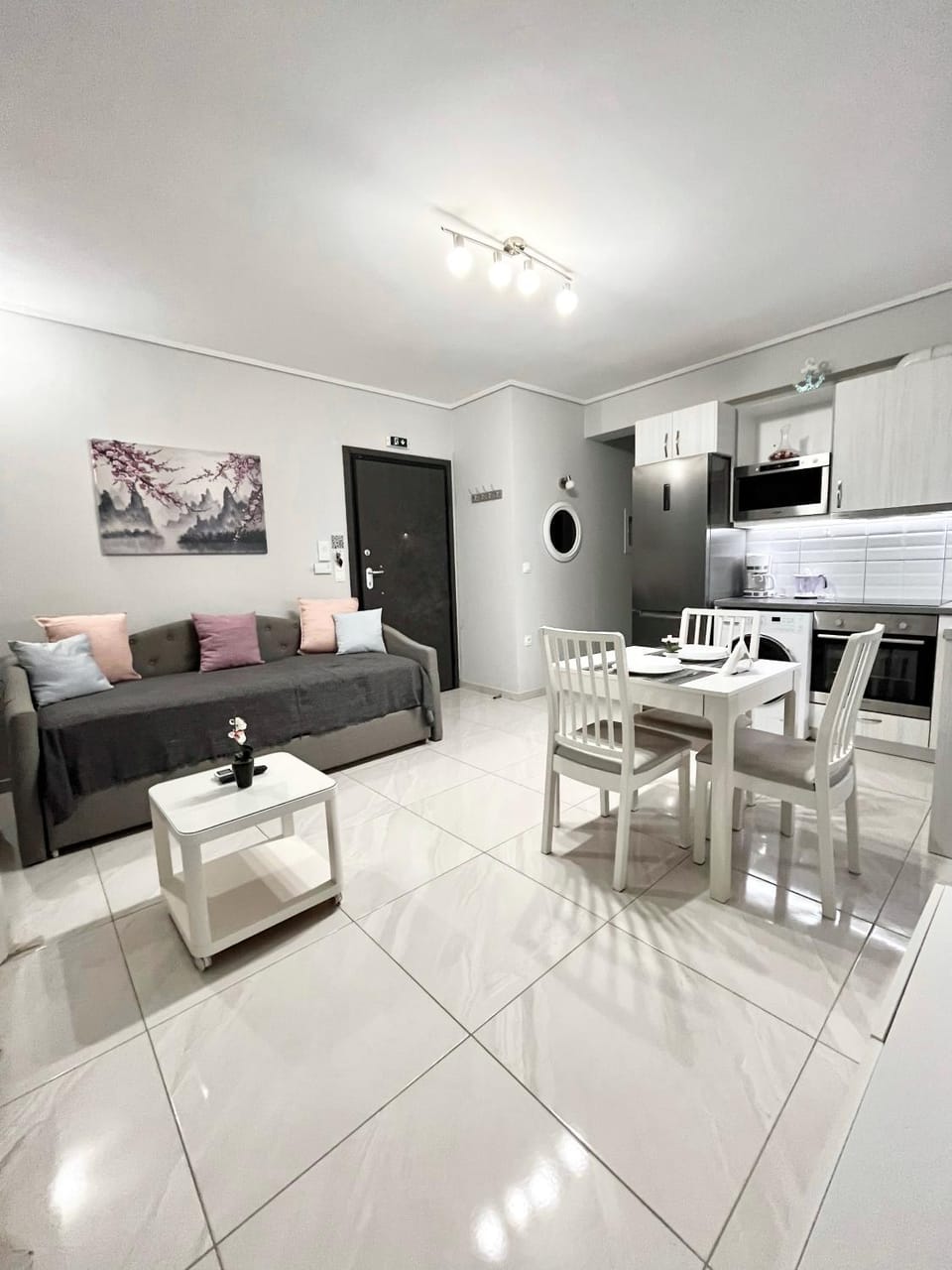 Kitchen or kitchenette, Living room, Seating area, Dining area, microwave, oven, stove