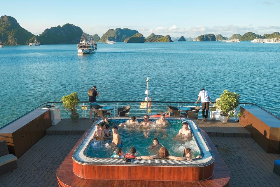 Nearby landmark, Day, People, Natural landscape, Activities, Mountain view, Sea view, Swimming pool, group of guests