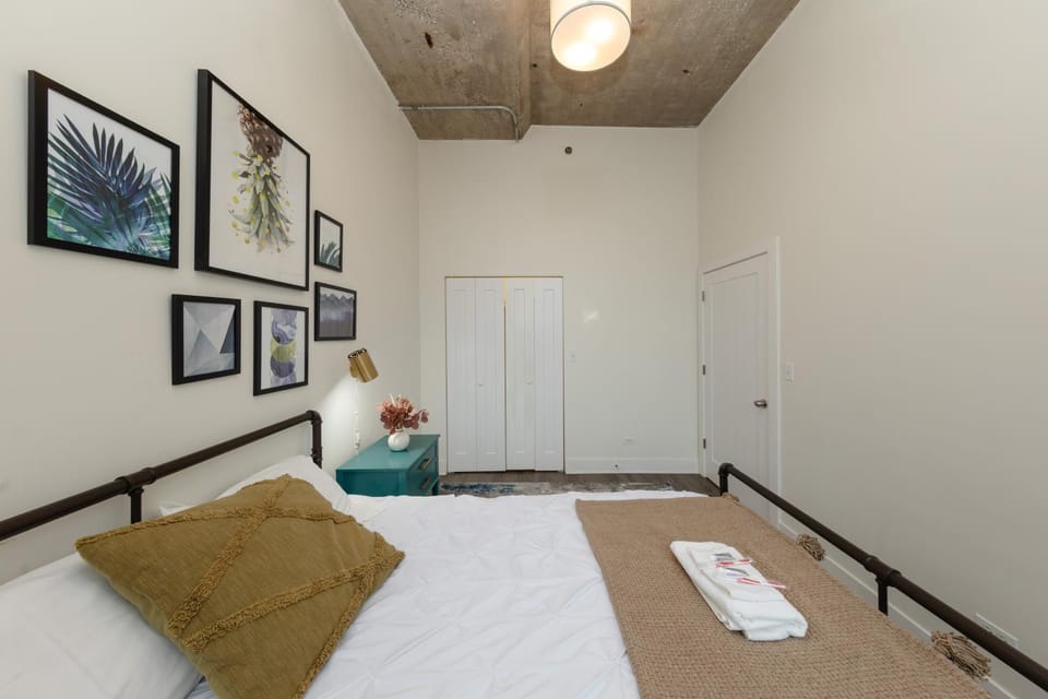 Bed, Photo of the whole room, Bedroom, towels, wardrobe