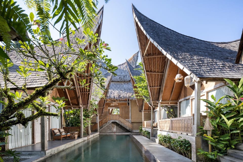 Pool view, Pool view