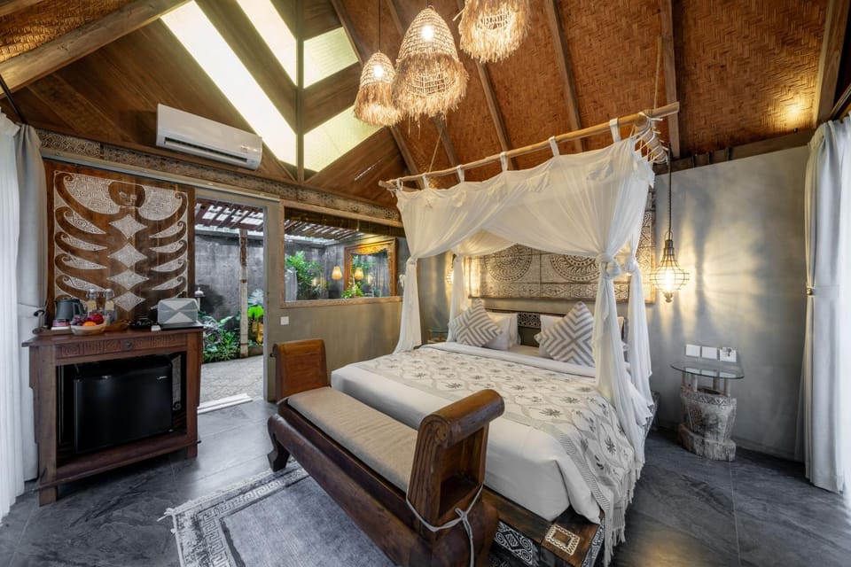 Bed, View (from property/room), Living room, Photo of the whole room, Bedroom