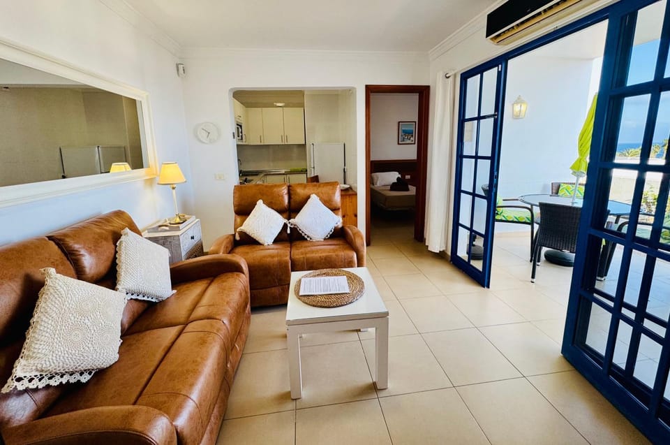 Patio, Balcony/Terrace, Kitchen or kitchenette, Living room, Seating area, Dining area