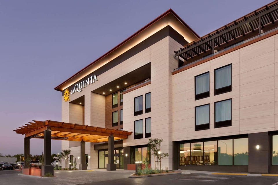 Property building, Facade/entrance, On site