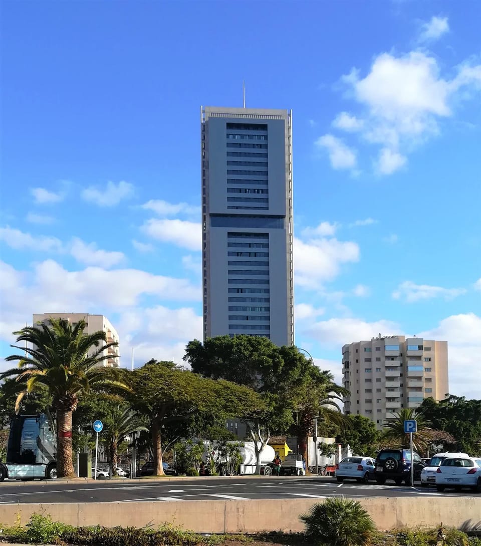 Property building, Spring, Day, Neighbourhood