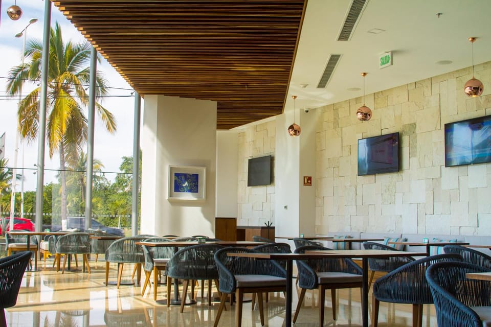 Restaurant/places to eat, Restaurant/places to eat