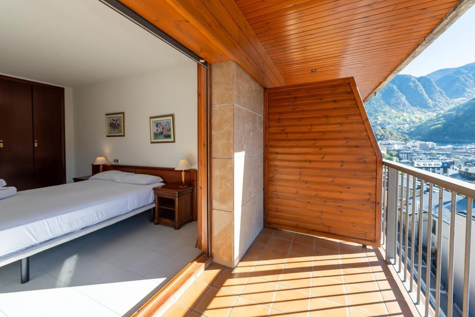 Barthe Holidays I Apartamento céntrico en Escaldes 4PAX I Ideal parejas, Terraza y confort I Manhattan Apartment in Andorra