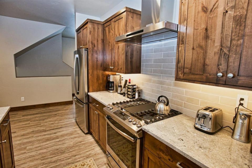 Silverpine Hideaway by Casago McCall - Donerightmanagement House in McCall
