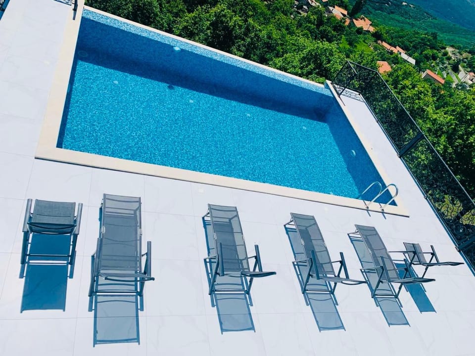 Villa WOLF-Infinity pool & Sea View Villa in Budva Municipality
