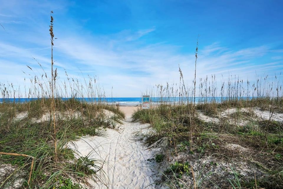 Mod Studio - 100 Steps to the Beach, Pets OK, Private Deck! Apartment in Saint Augustine Beach