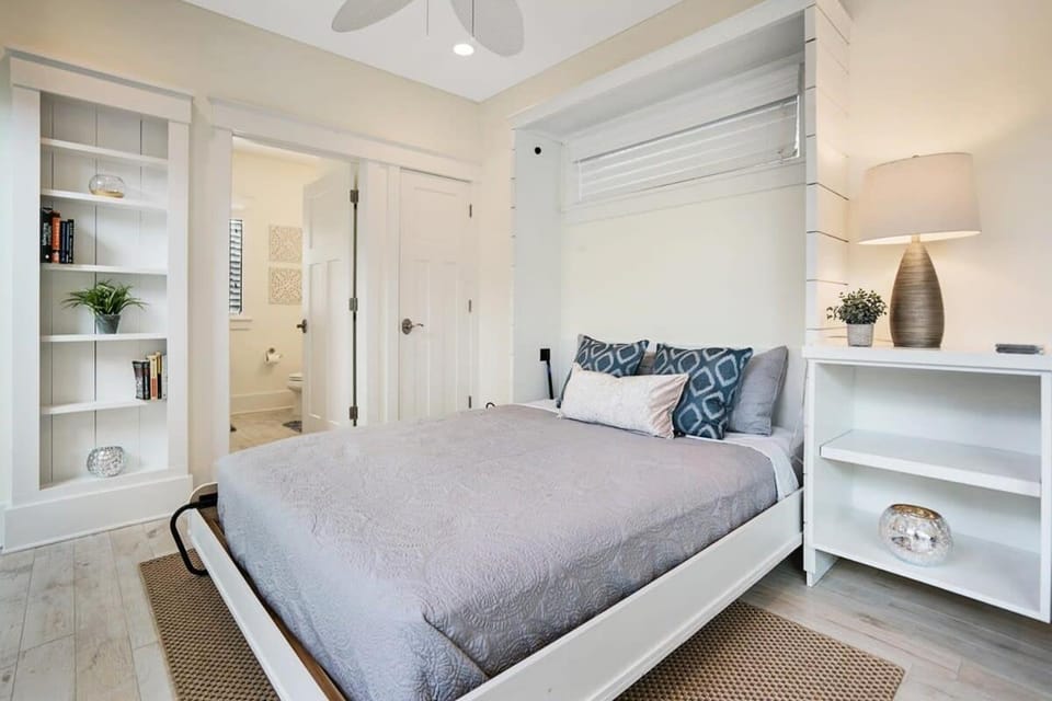 Mod Studio - 100 Steps to the Beach, Pets OK, Private Deck! Apartment in Saint Augustine Beach