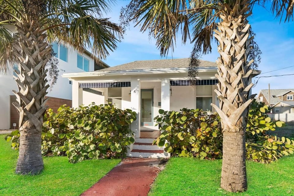 Beach Cottage! 100 Steps to the Sand, Pets OK, Private Deck! House in Saint Augustine Beach