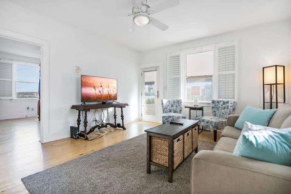 Beach Cottage! 100 Steps to the Sand, Pets OK, Private Deck! House in Saint Augustine Beach