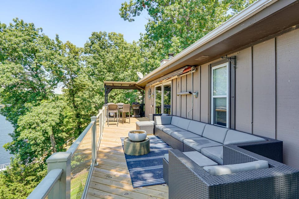 Hot Tub & Dock! Group Getaway in Lake Ozark House in Lake of the Ozarks