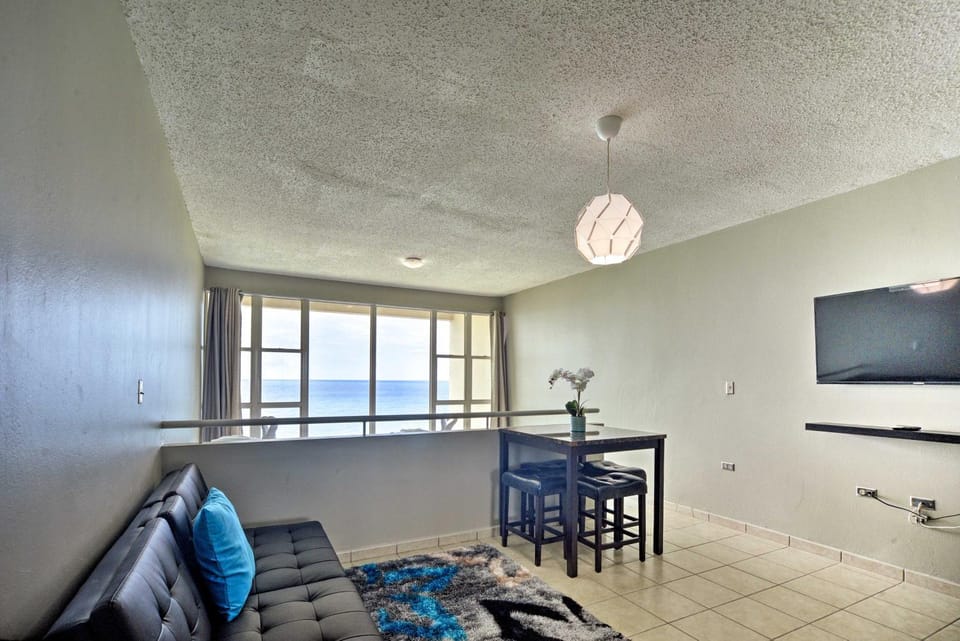 Rincon Penthouse: Steps to Private Beach Oasis! Apartment in Stella
