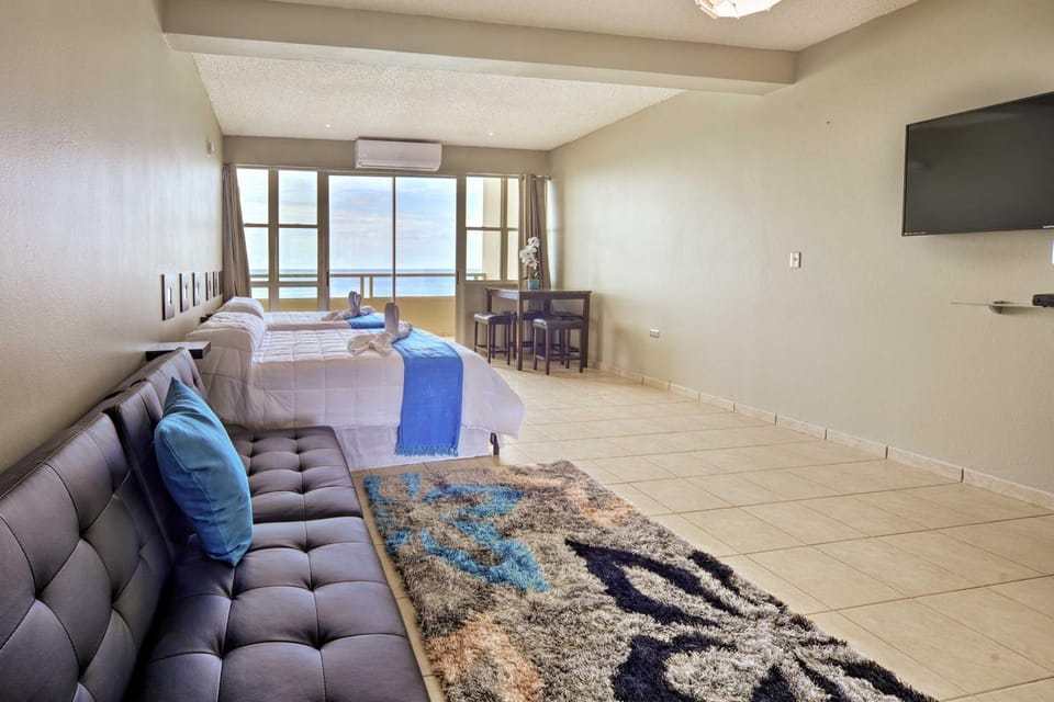 Oceanfront Resort Studio - 2 Mi to Rincon Plaza! Apartment in Stella