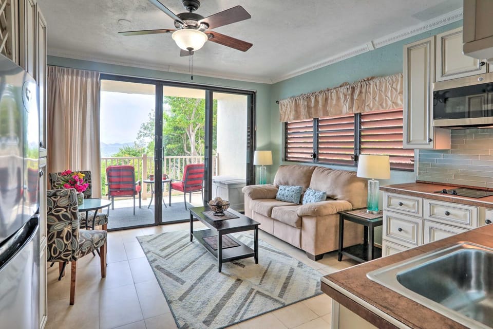 Saint Thomas Condo w/ Ocean Views, Walk to Beach! House in Virgin Islands (U.S.)