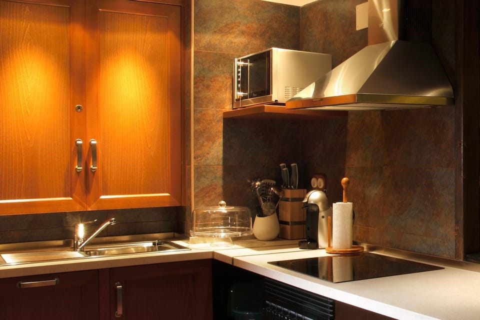 Kitchen or kitchenette