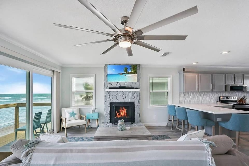 Spectacular Oceanfront! Blissful Balconies + BBQ House in Usina Beach