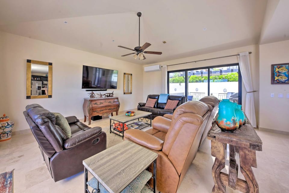 ‘Casa Verde’ in Cabo San Lucas - 3 Mi to Marina! House in Cabo San Lucas