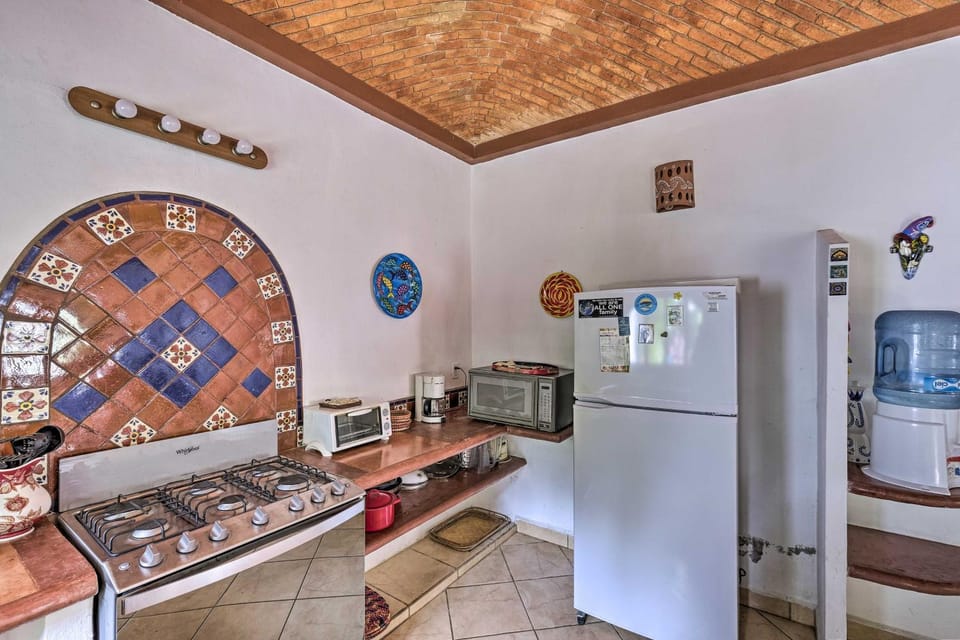 Tropical Sayulita Condo w/ Patio & Beach Access! House in Sayulita