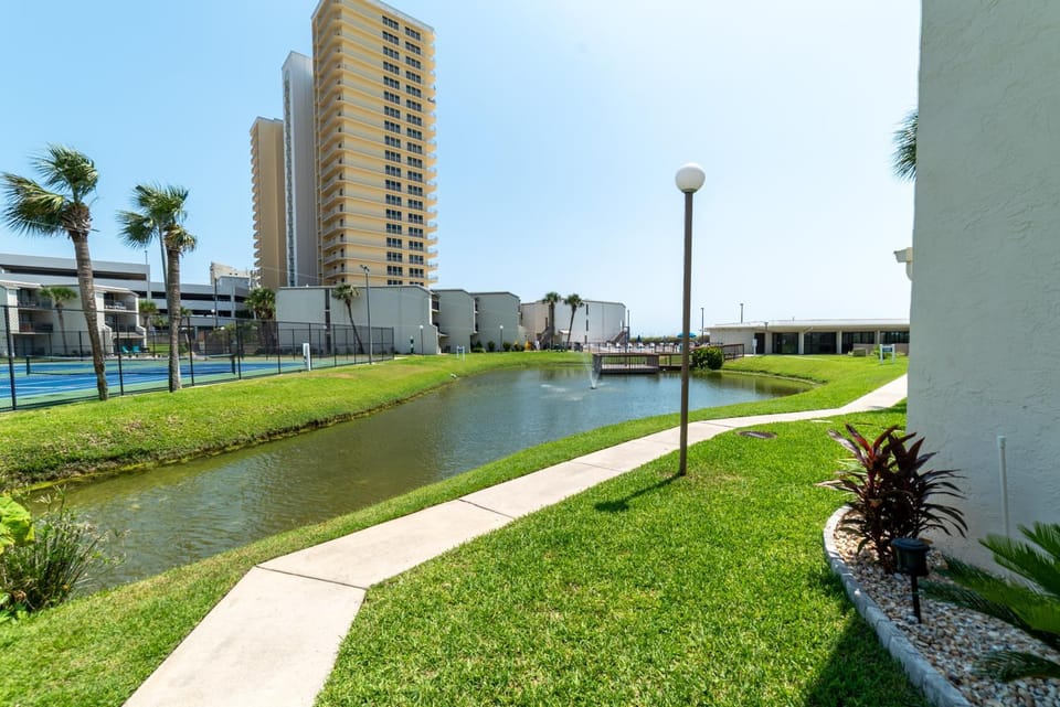 Sugar Beach E7 'Ocean Seven' House in Lower Grand Lagoon
