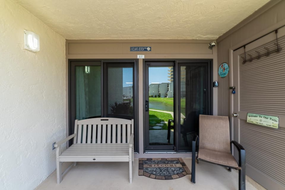 Sugar Beach E7 'Ocean Seven' House in Lower Grand Lagoon