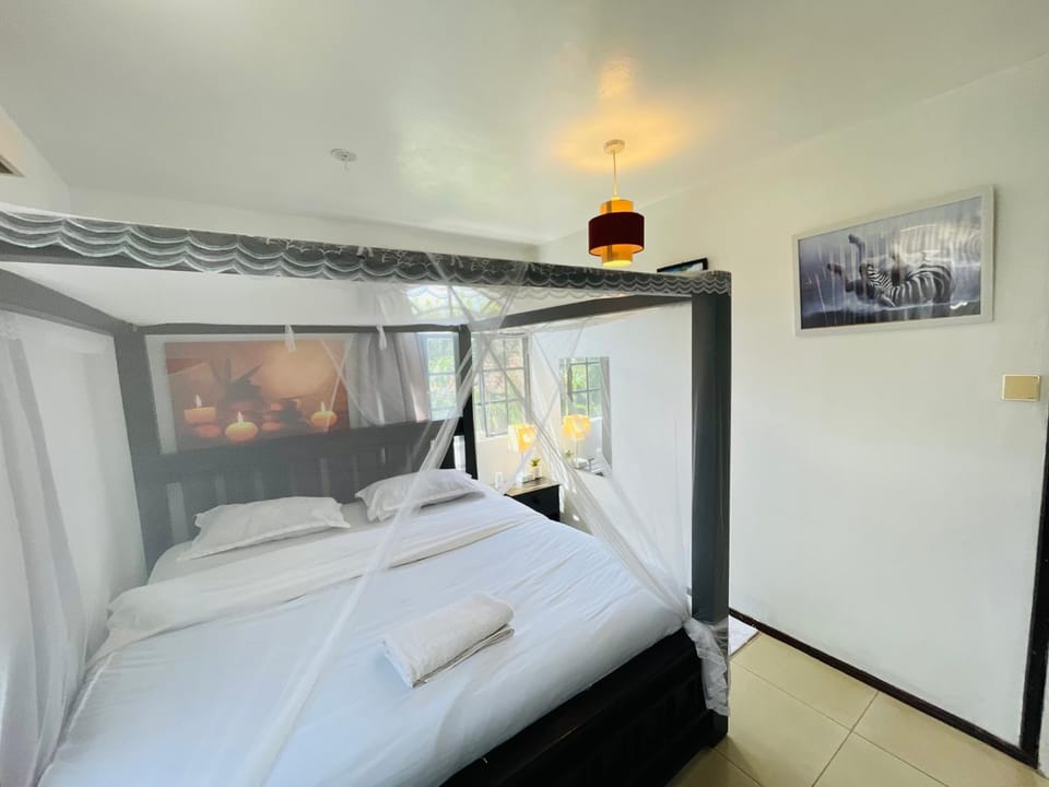 Modern Luxe Apartment with King Bed in Karen Apartment in Nairobi