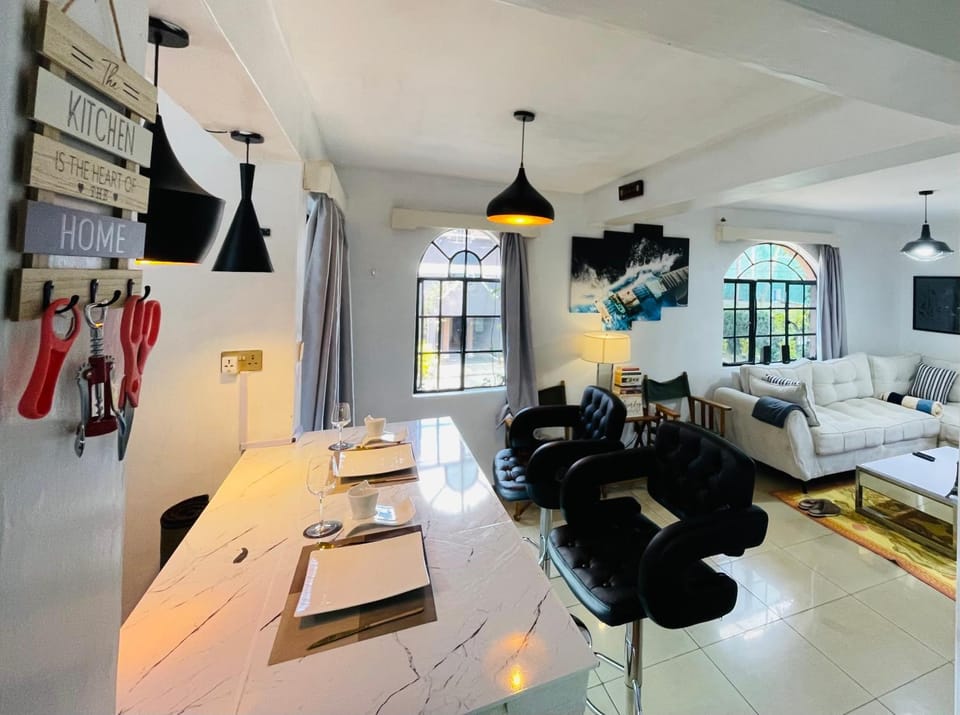 Modern Luxe Apartment with King Bed in Karen Apartment in Nairobi