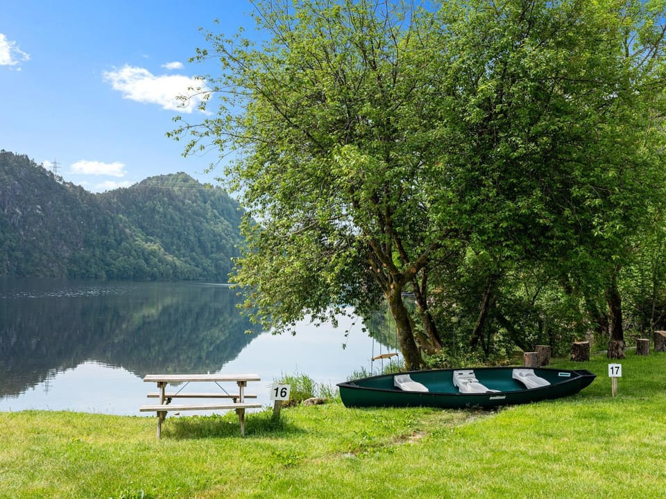 Banquet/Function facilities, Beach, Canoeing, Lake view