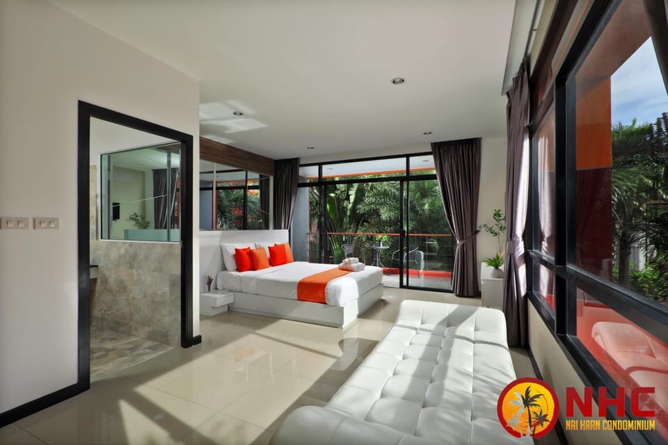 Bed, Photo of the whole room, Decorative detail, Bedroom, Garden view